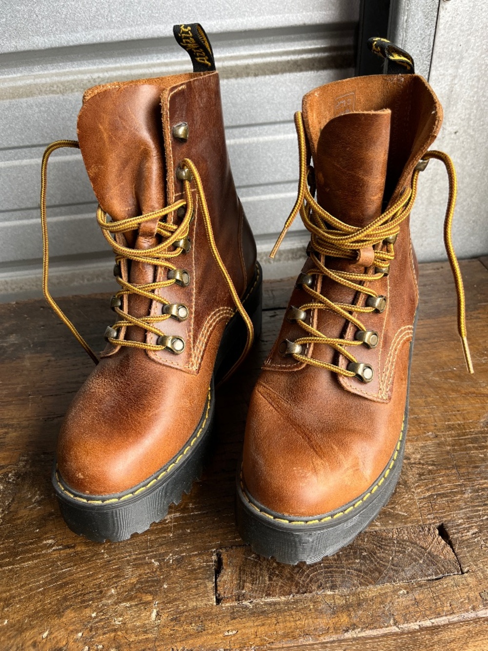 Dr. Doc Martens Leona Leather Boots US 7/ EU 38 / UK 5 SADDLE TAN